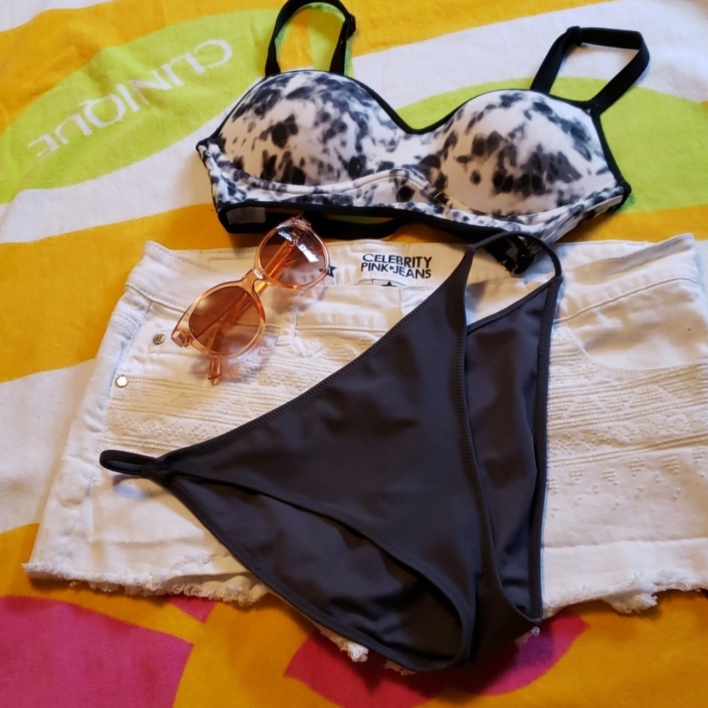 EUC Forever 21 bikini bottoms